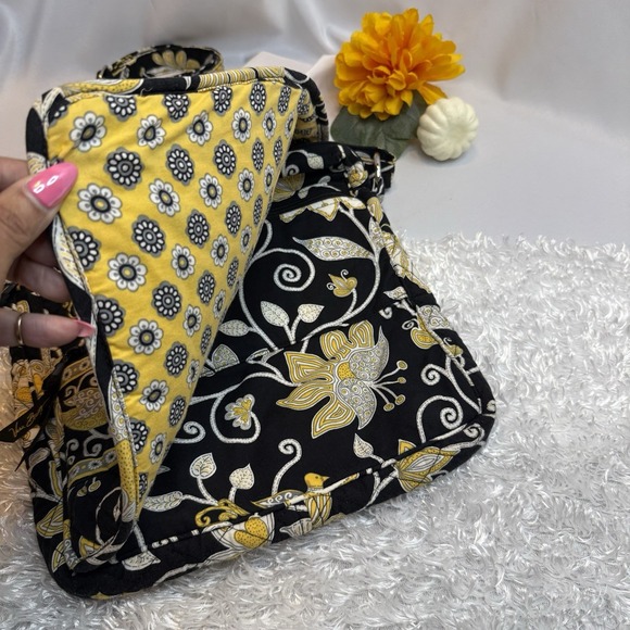 Vera Bradley CLEAN‎ X-Tall Zip Tote Retired Quilted Yellow Bird Crossbody 11x12 - Picture 4 of 9
